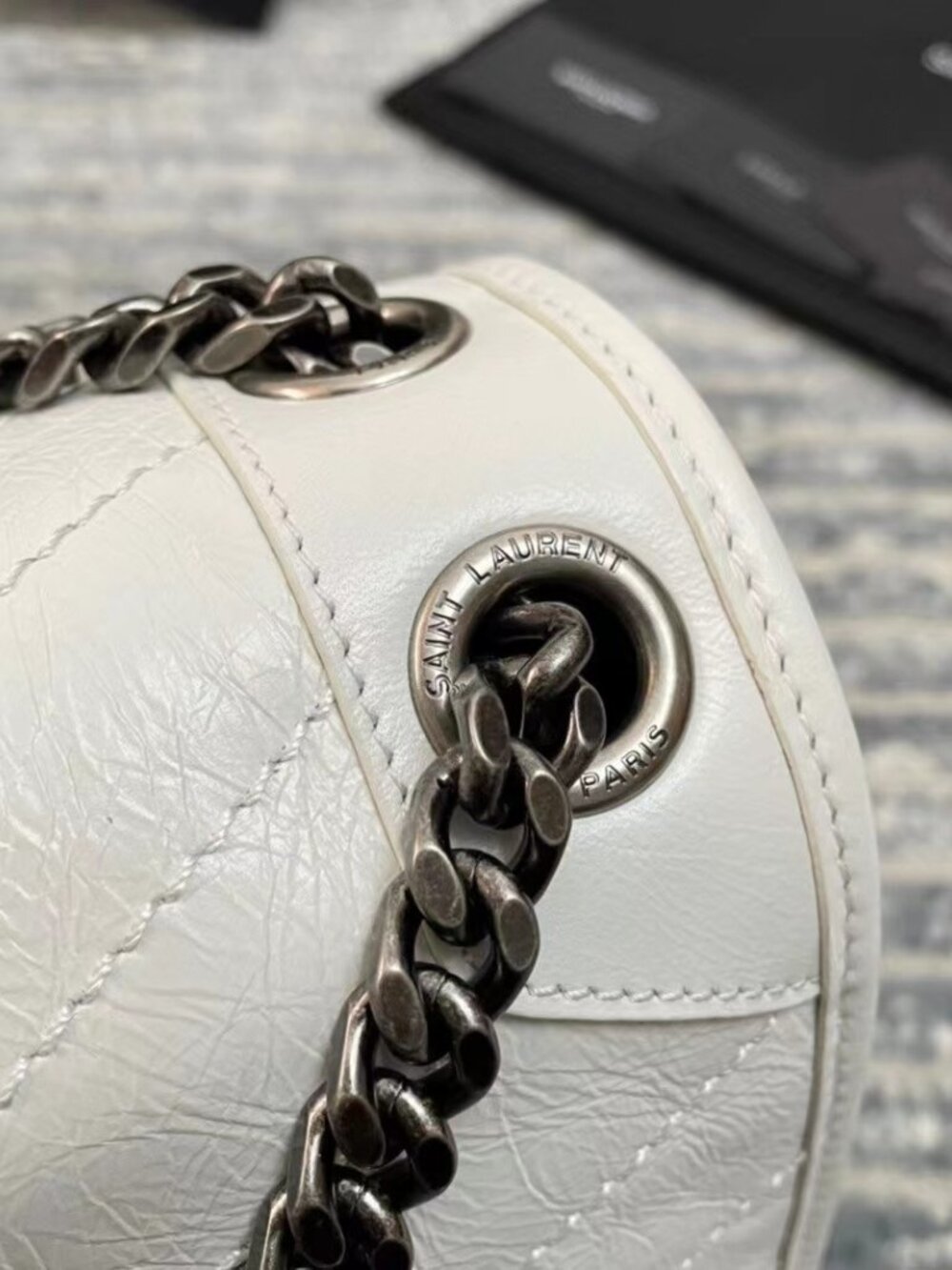YSL NIKI white medium Crinkled crossbody bag - Picture 6 of 8